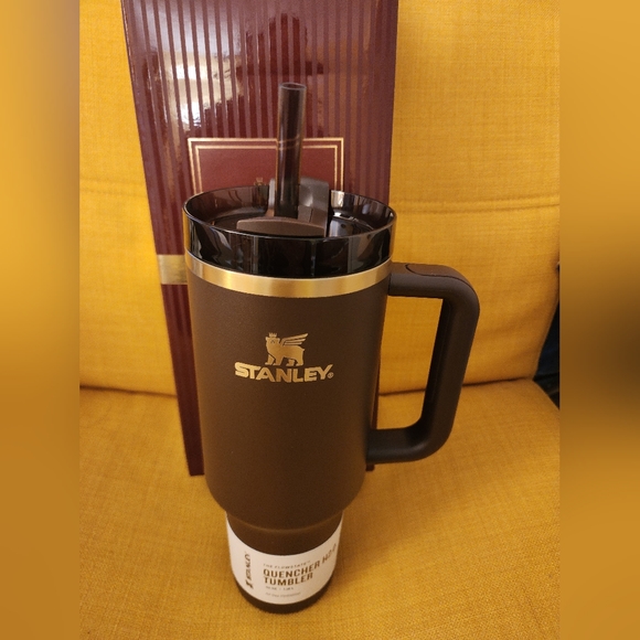 Stanley 40oz Chocolate Gold - Picture 5 of 5